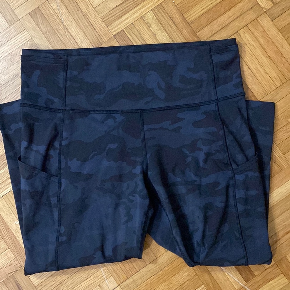 Lululemon Fast and Free Crop II 19" Sz 10